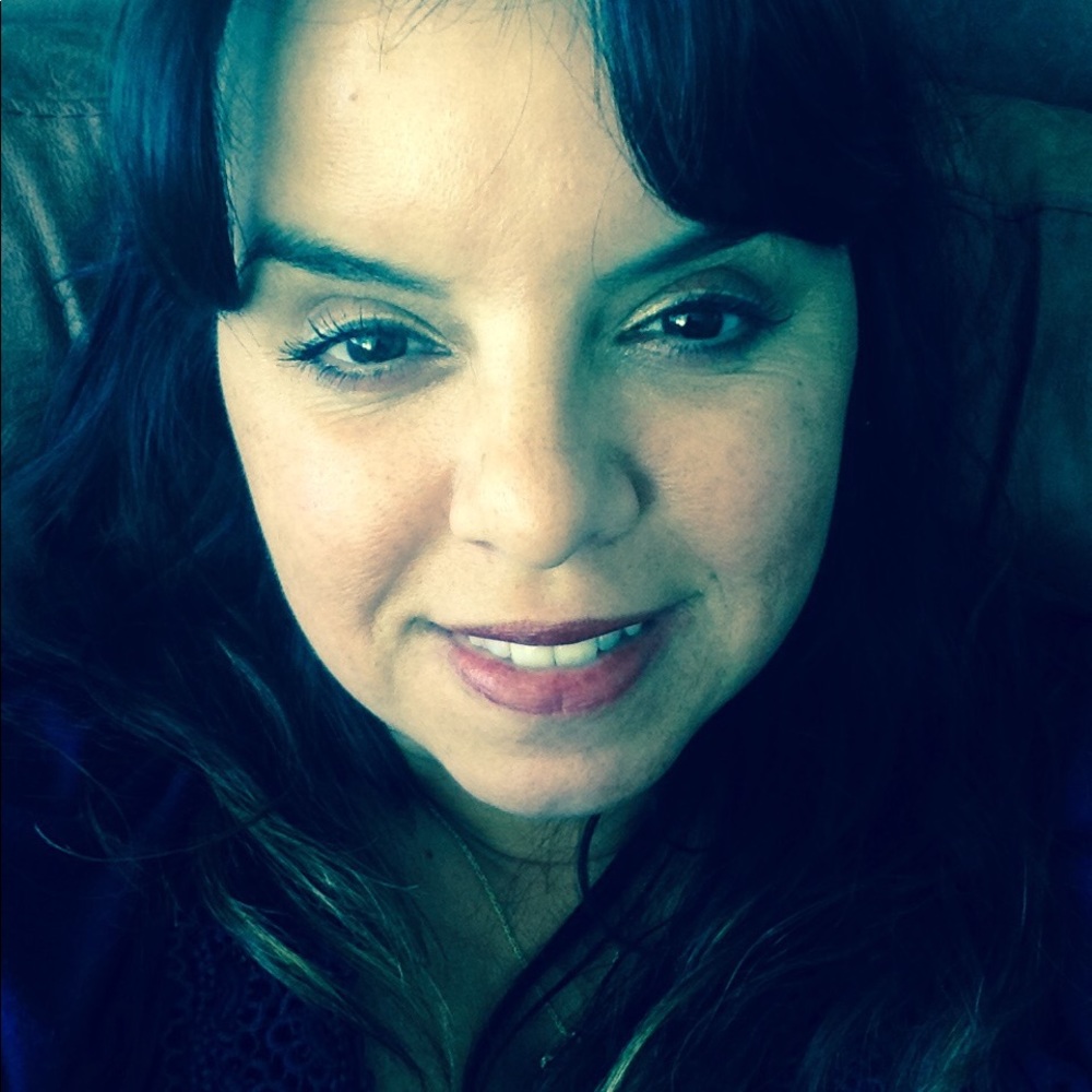 Meet your Posher, Yvette